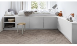Akcija! Laminuotos grindys Kaindl Maestro Herringbone 8.0 Ąžuolas Raby