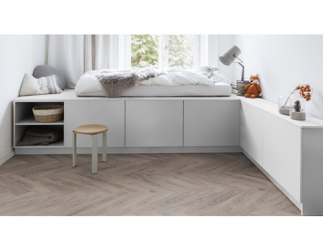 Akcija! Laminuotos grindys Kaindl Maestro Herringbone 8.0 Ąžuolas Raby